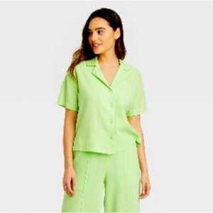 Women's Linen Short Sleeve Button-Down Camp Shirt A New Day
Green Size Medium